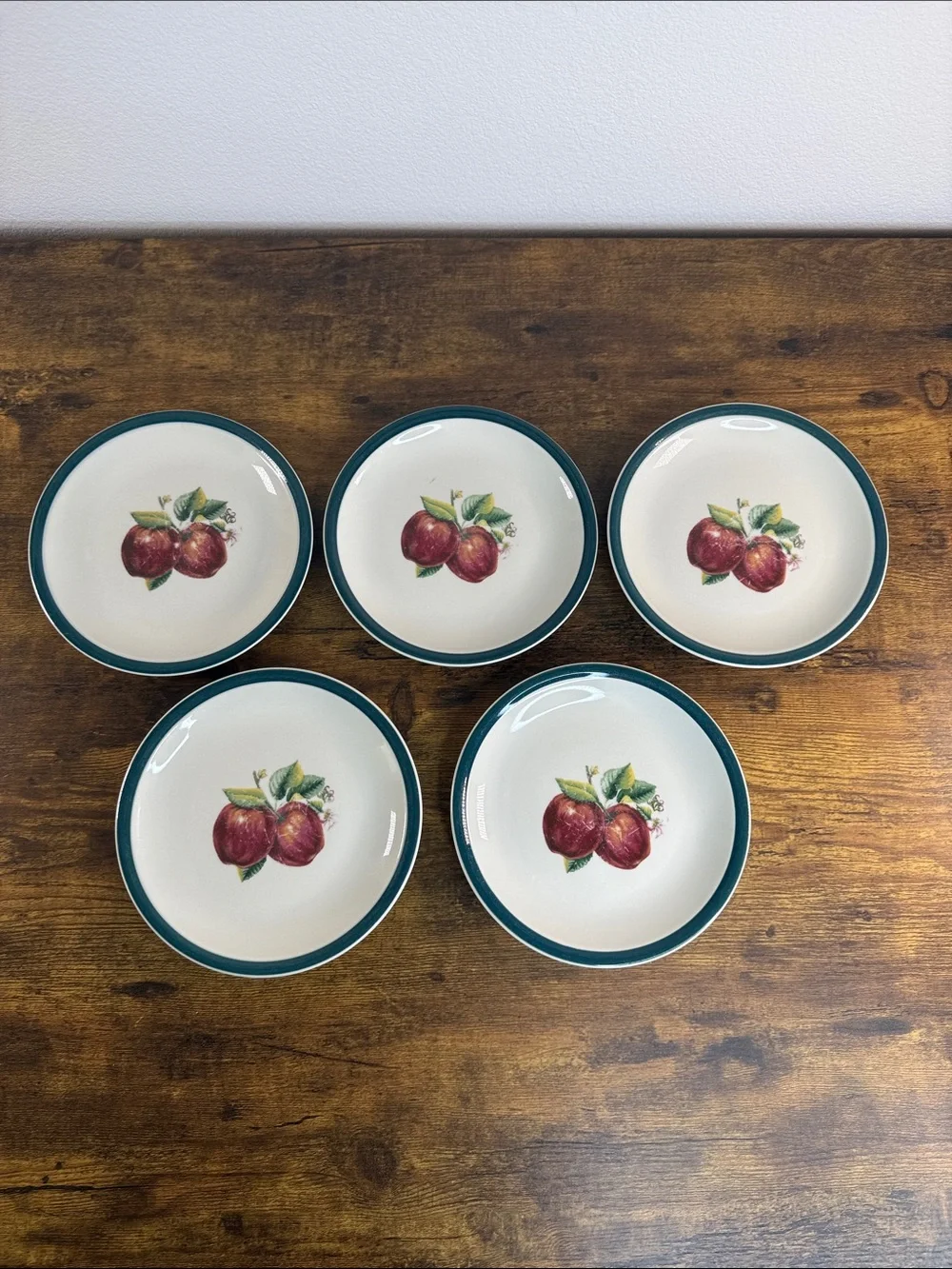 Casual Corner red green
